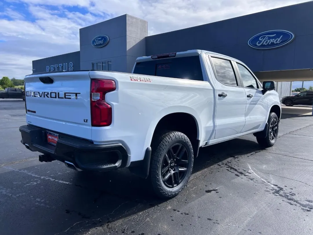 2022 Chevrolet Silverado 1500 - 3GCUDFED4NG614430 - Image #2